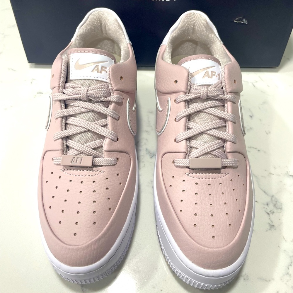 Nike Air Force 1 Sage Low